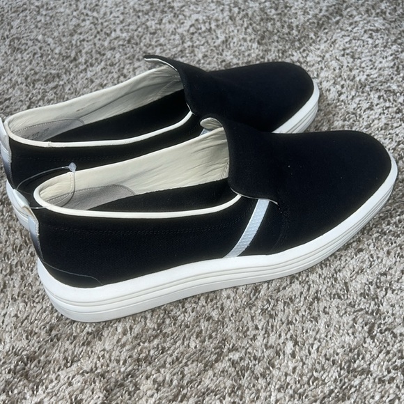 Franko Sarto Maldives Black Canvas Slip-on sneakers - Picture 4 of 9